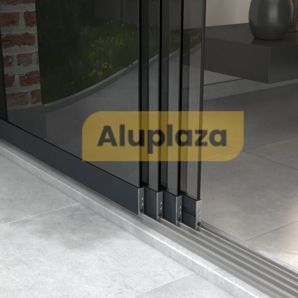 4-rails glazen schuifwand (getint)